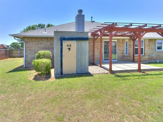Photo 6 — 421 Madison Place Drive, Moore, OK 73160