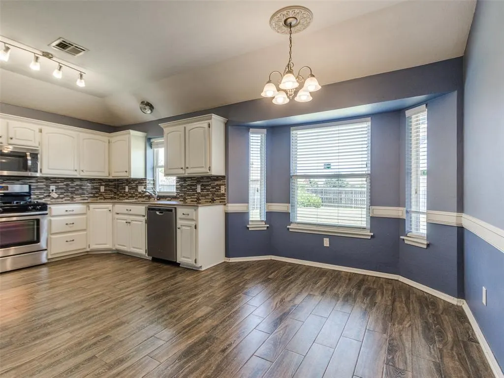 Photo 33 — 421 Madison Place Drive, Moore, OK 73160