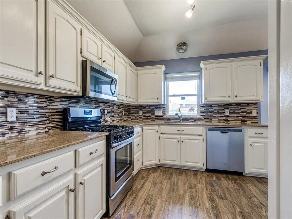Photo 38 — 421 Madison Place Drive, Moore, OK 73160