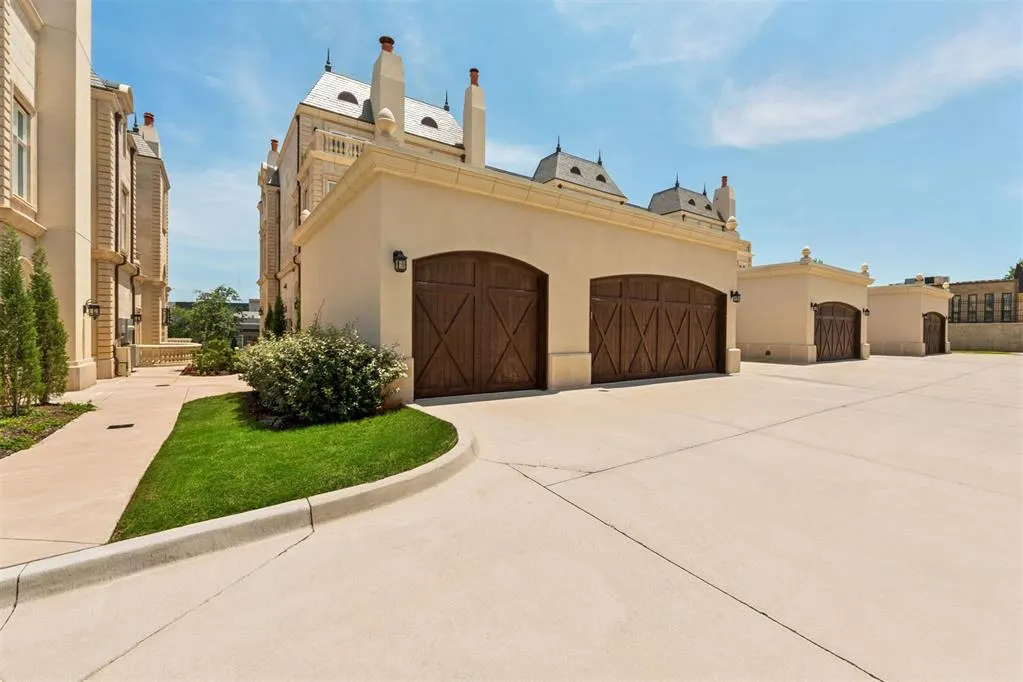 Photo 43 — 6100 NW Grand Boulevard 6107, Oklahoma City, OK 73118