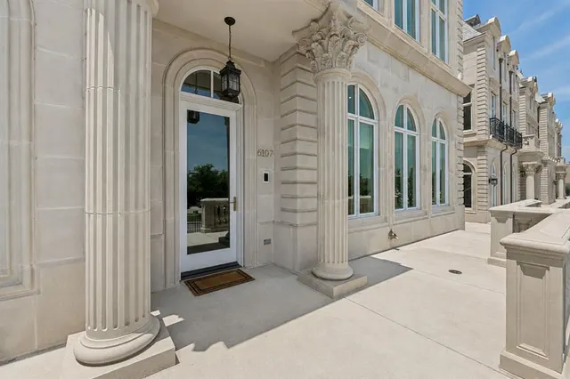 Photo 2 — 6100 NW Grand Boulevard 6107, Oklahoma City, OK 73118