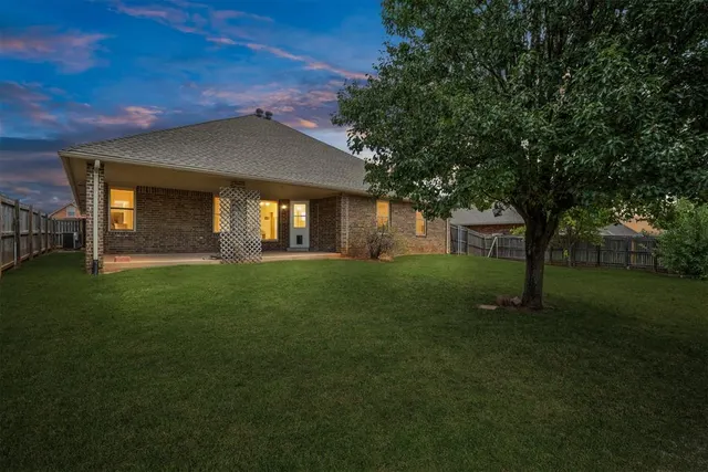 Photo 4 — 3212 E Valley Meadow, Norman, OK 73071