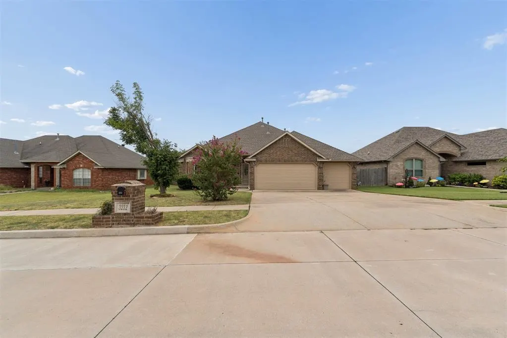 Photo 5 — 3212 E Valley Meadow, Norman, OK 73071