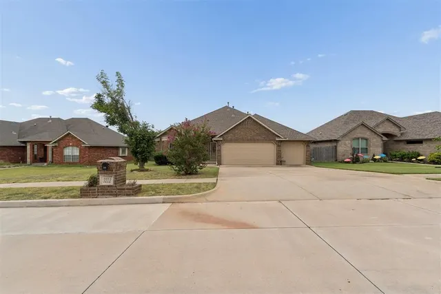Photo 5 — 3212 E Valley Meadow, Norman, OK 73071