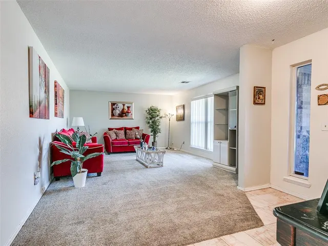 Photo 4 — 10134 Southridge Drive, Oklahoma City, OK 73159