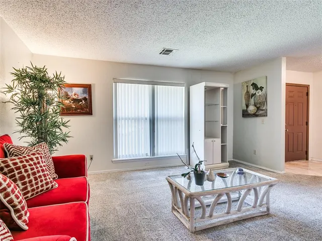 Photo 7 — 10134 Southridge Drive, Oklahoma City, OK 73159