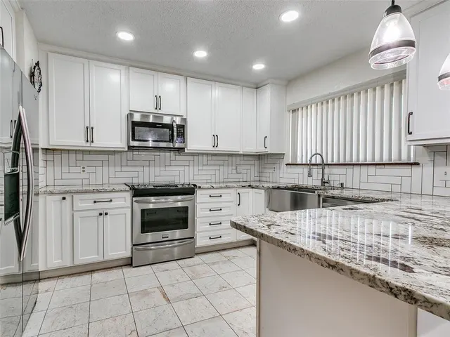 Photo 2 — 10134 Southridge Drive, Oklahoma City, OK 73159