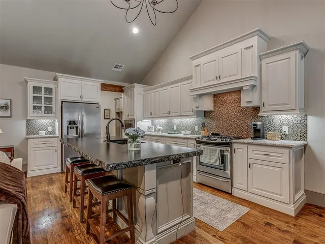 Photo 3 — 2541 Riven Rock Road, Edmond, OK 73034