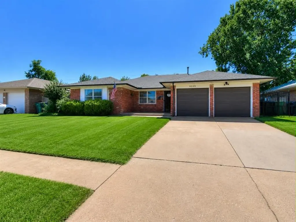 Photo 3 — 9209 S Hillcrest Drive, Oklahoma City, OK 73159