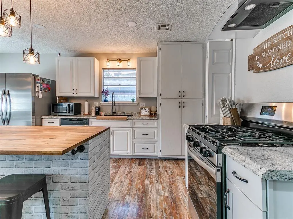 Photo 13 — 9209 S Hillcrest Drive, Oklahoma City, OK 73159