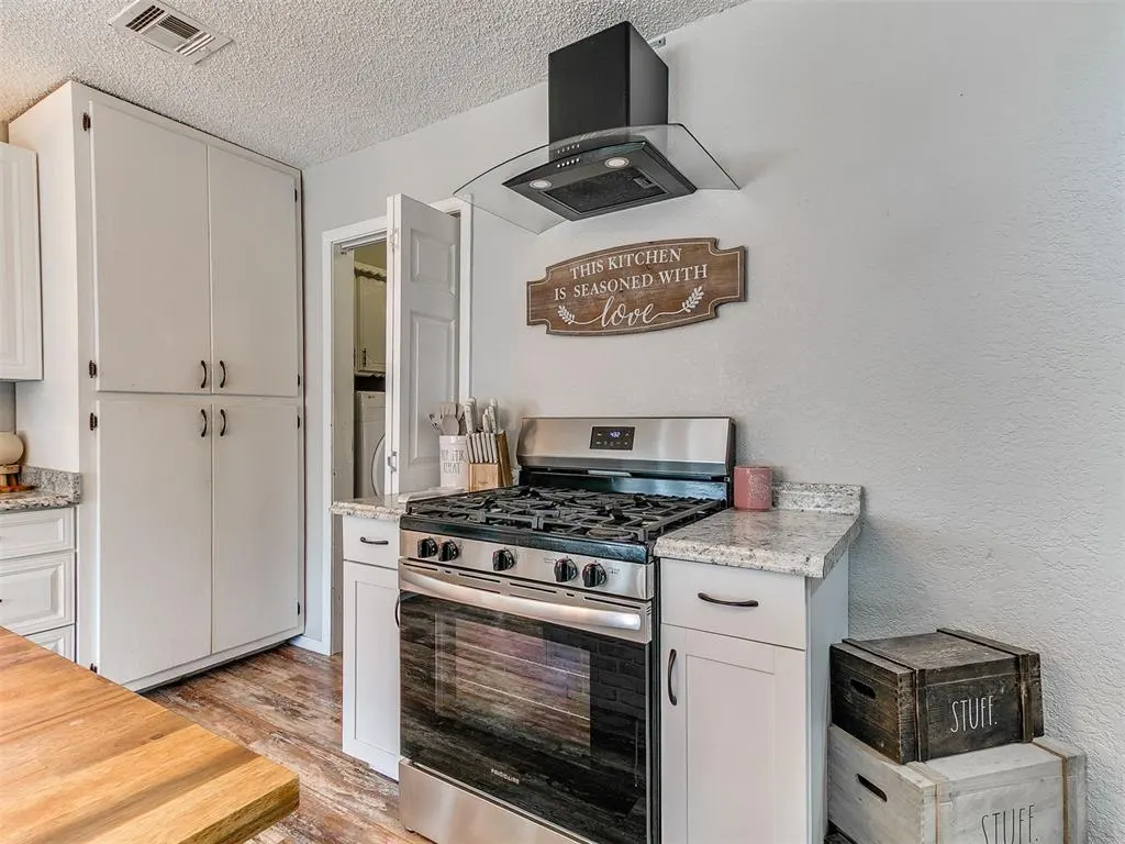 Photo 14 — 9209 S Hillcrest Drive, Oklahoma City, OK 73159