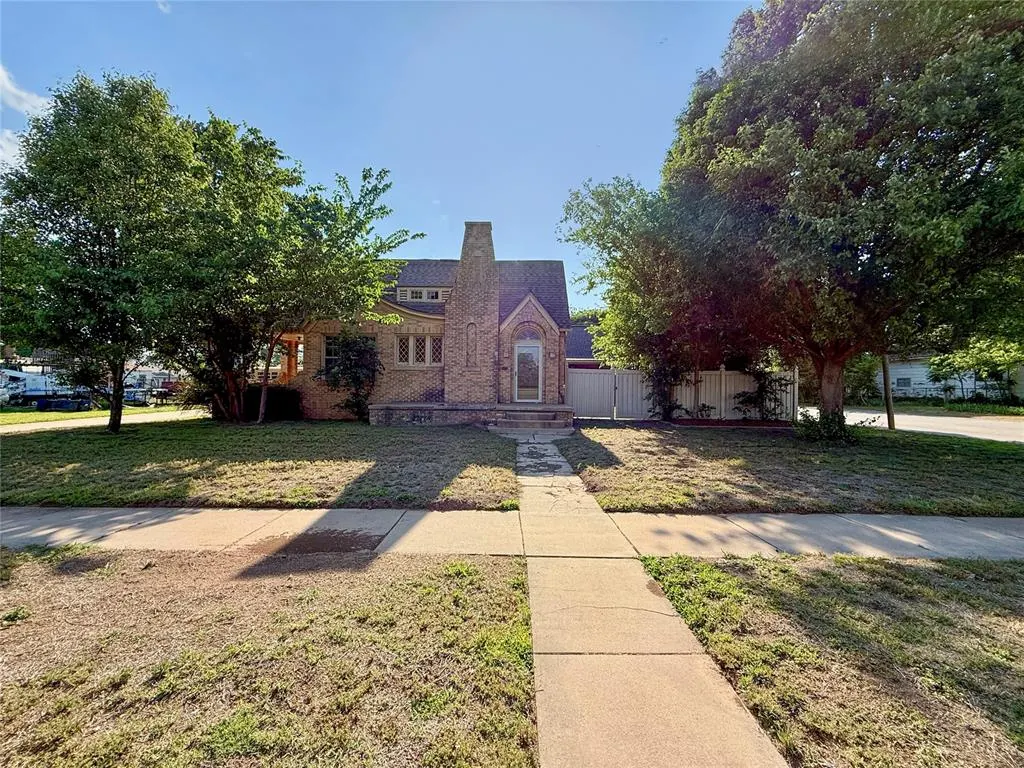 Front exterior — 623 N Noble Avenue, Watonga, OK 73772