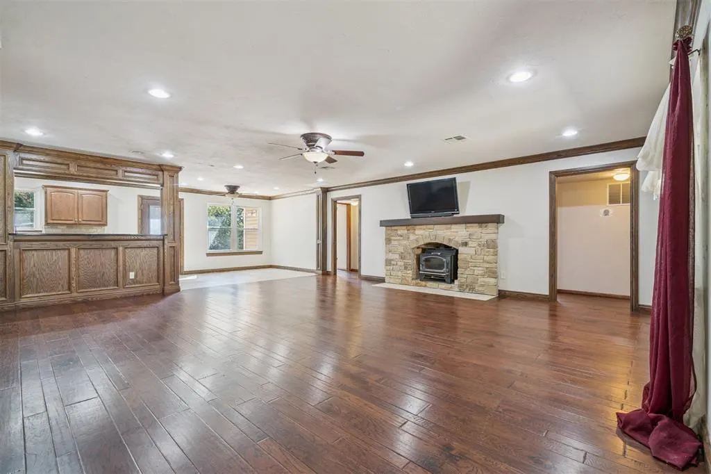 Photo 4 — 200 N Cedar Mountain Avenue, Edmond, OK 73034