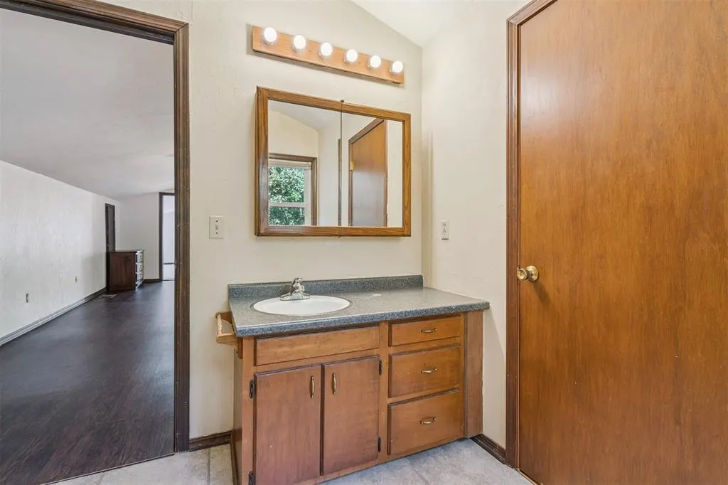 Photo 15 — 200 N Cedar Mountain Avenue, Edmond, OK 73034