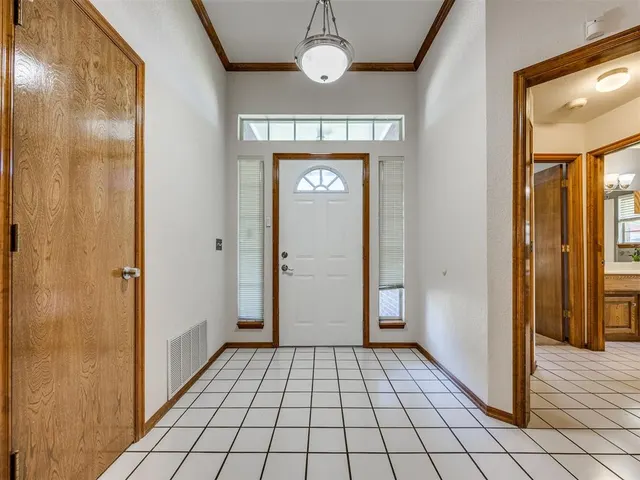 Photo 3 — 13004 Willow crest Lane, Oklahoma City, OK 73170