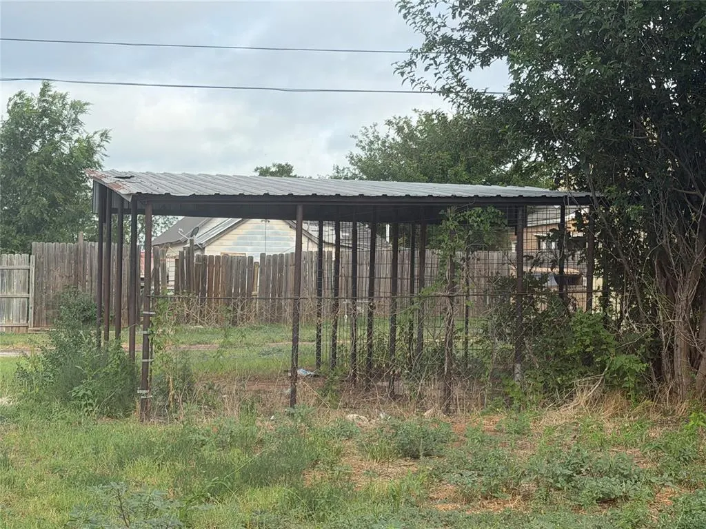 Photo 8 — 509 N N 4th ; I-40-Bl Street, Sayre, OK 73662