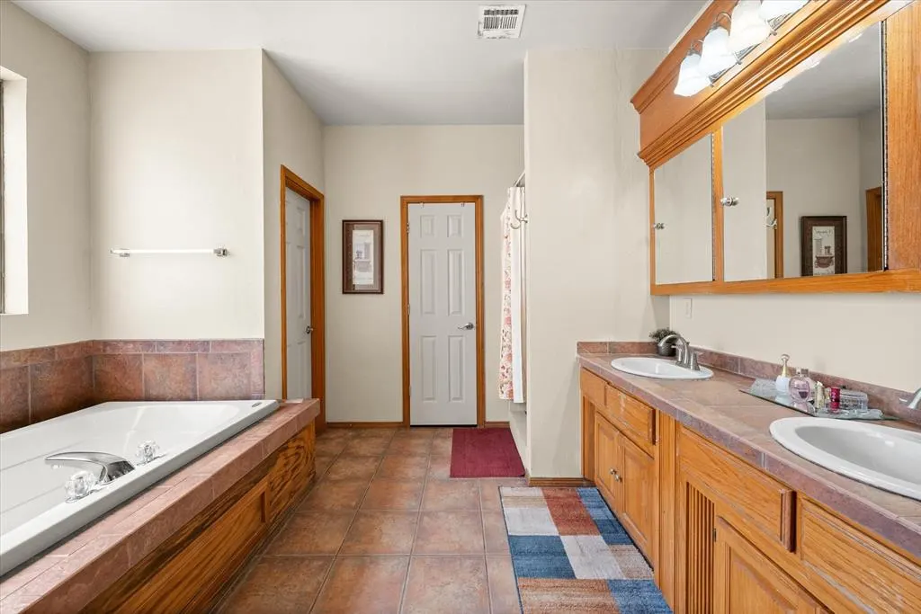 Photo 24 — 125 NW 147th Street, Edmond, OK 73013