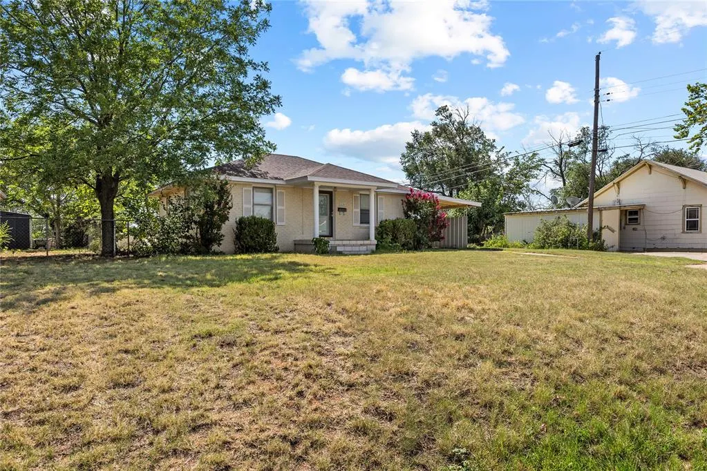 Photo 9 — 214 N Caddo Street, Weatherford, OK 73096