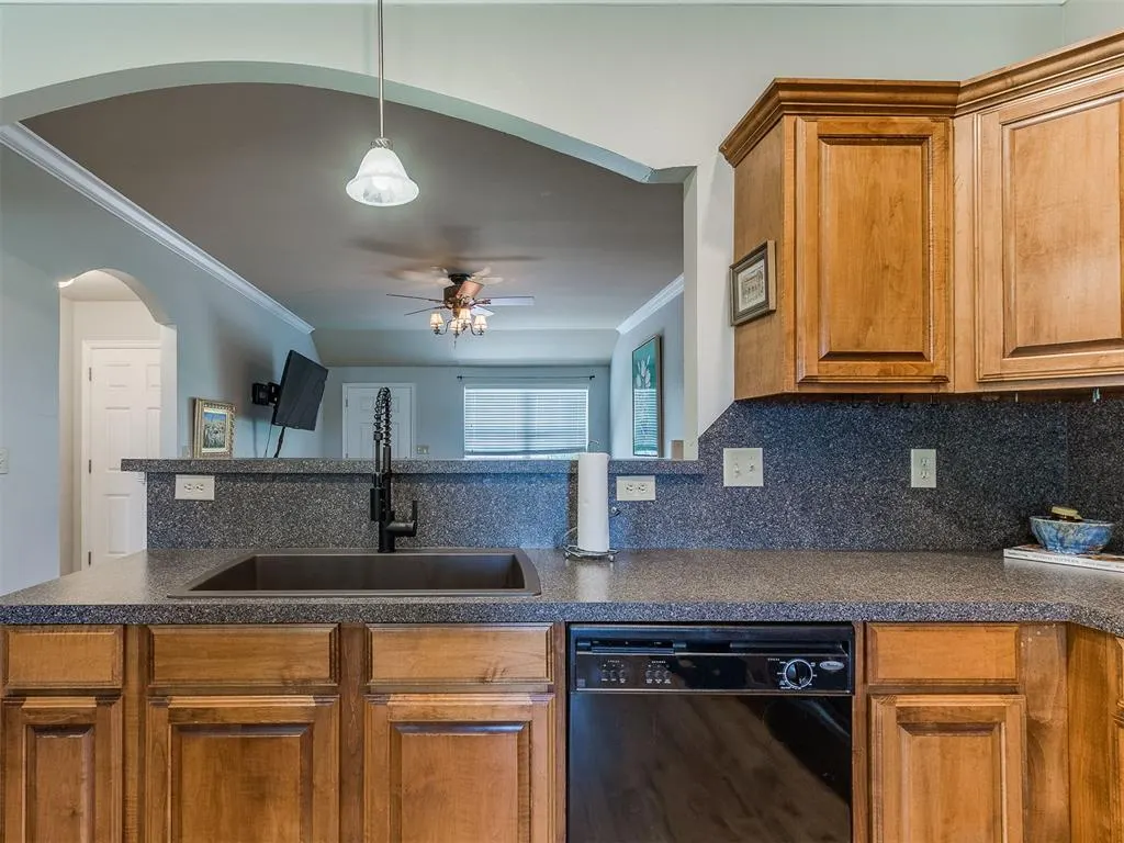 Photo 5 — 7817 Frye Lane, Oklahoma City, OK 73135