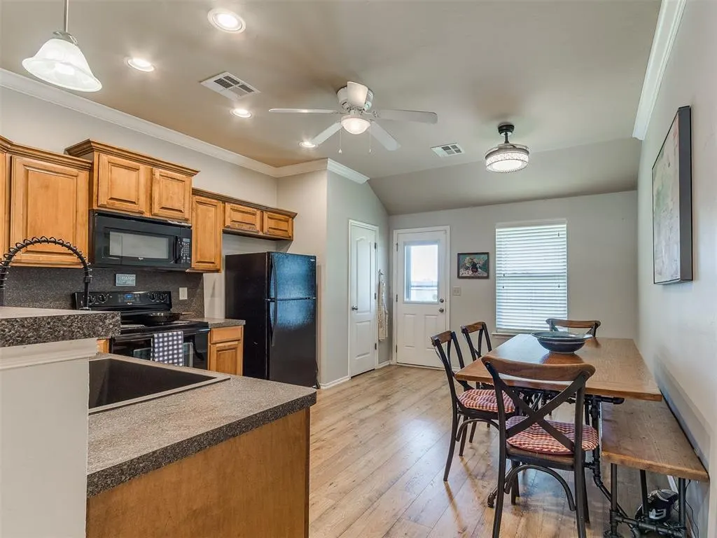 Photo 7 — 7817 Frye Lane, Oklahoma City, OK 73135