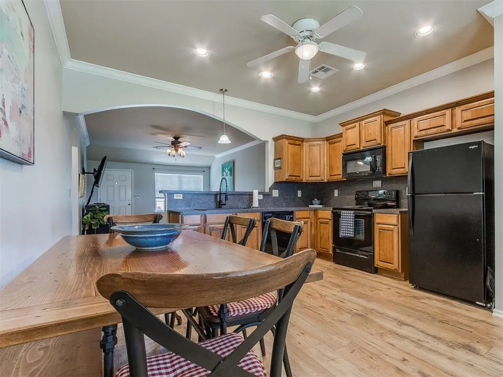 Photo 8 — 7817 Frye Lane, Oklahoma City, OK 73135