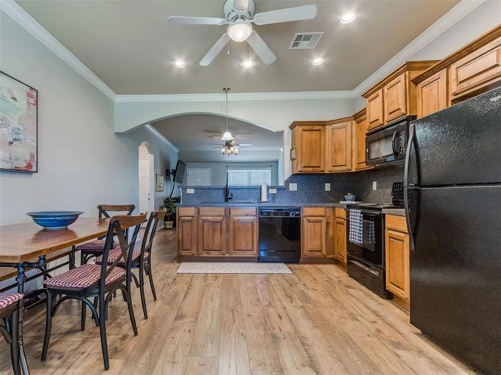 Photo 9 — 7817 Frye Lane, Oklahoma City, OK 73135