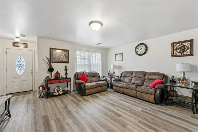 Photo 4 — 8109 NW 72nd Street, Oklahoma City, OK 73132