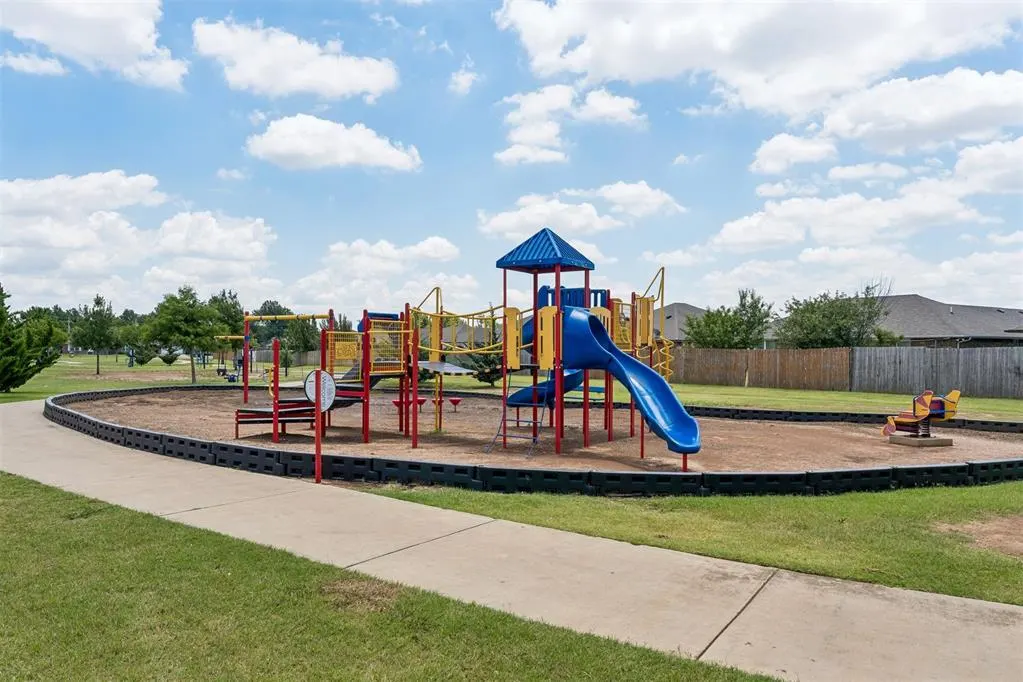 Photo 12 — 8109 NW 72nd Street, Oklahoma City, OK 73132