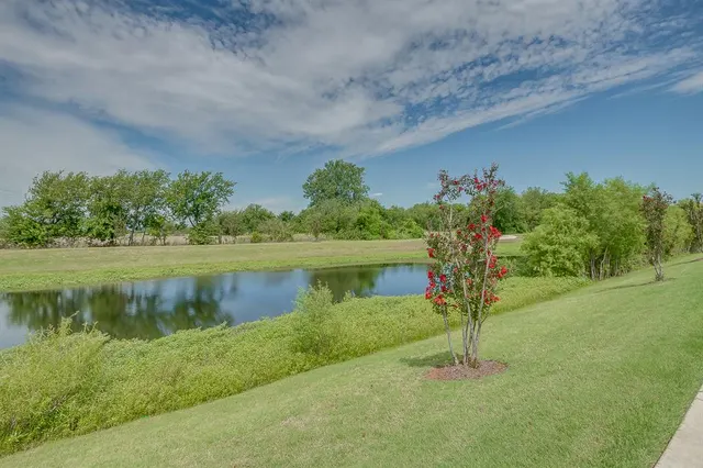 Photo 4 — 800 Argos Road, Yukon, OK 73099
