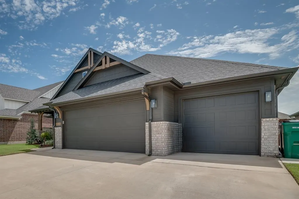 Photo 5 — 800 Argos Road, Yukon, OK 73099