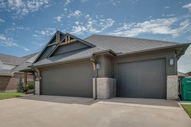 Photo 5 — 800 Argos Road, Yukon, OK 73099