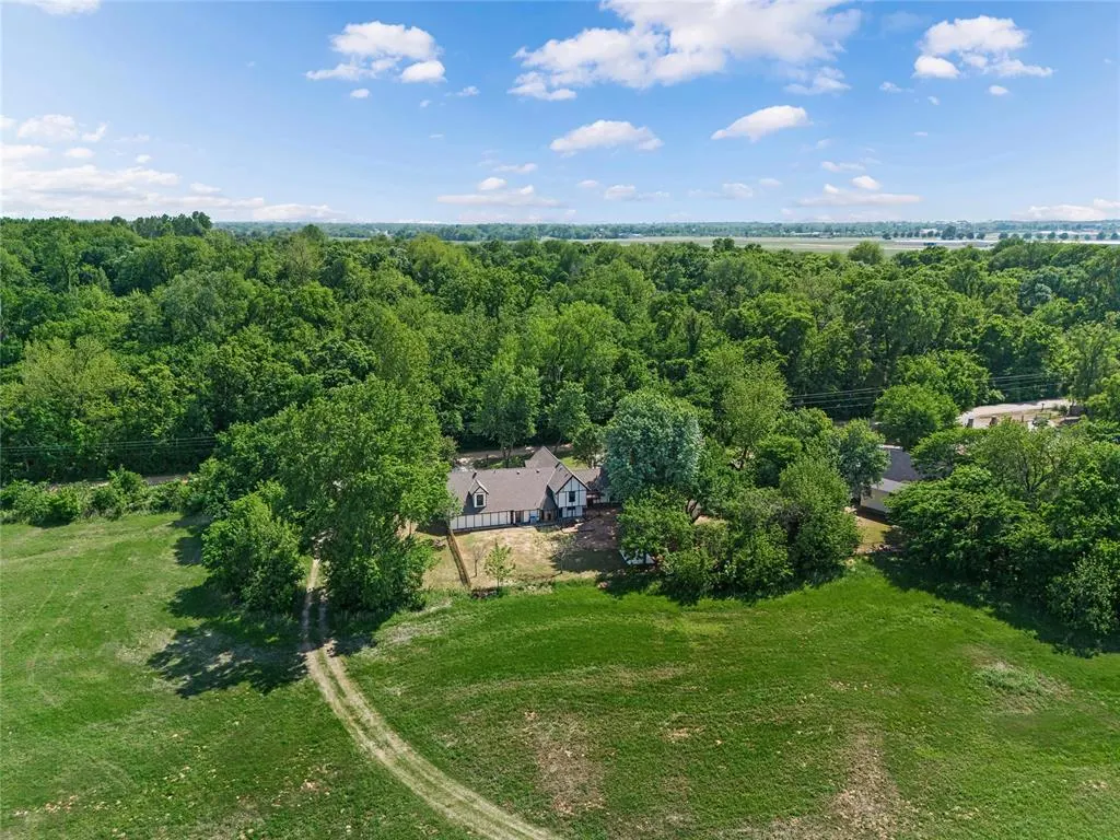 Photo 11 — 839 E Burr Oak Road, Norman, OK 73072