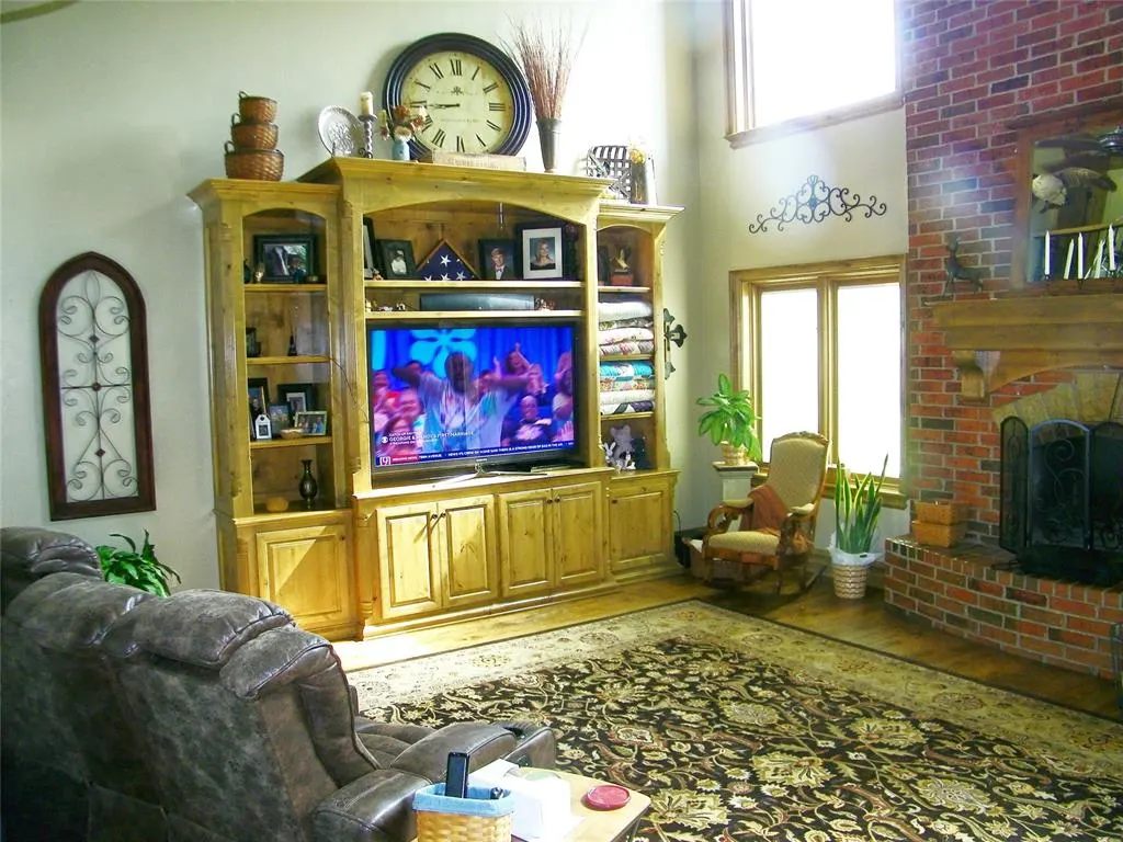Photo 2 — 1200 Hickory Avenue, Wellston, OK 74881