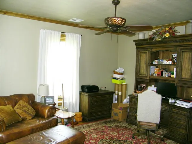 Photo 6 — 1200 Hickory Avenue, Wellston, OK 74881