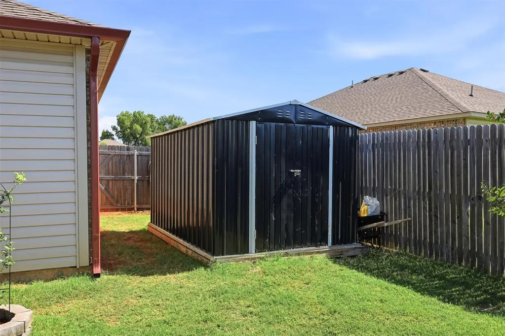 Photo 21 — 1728 W Antler Way, Mustang, OK 73064