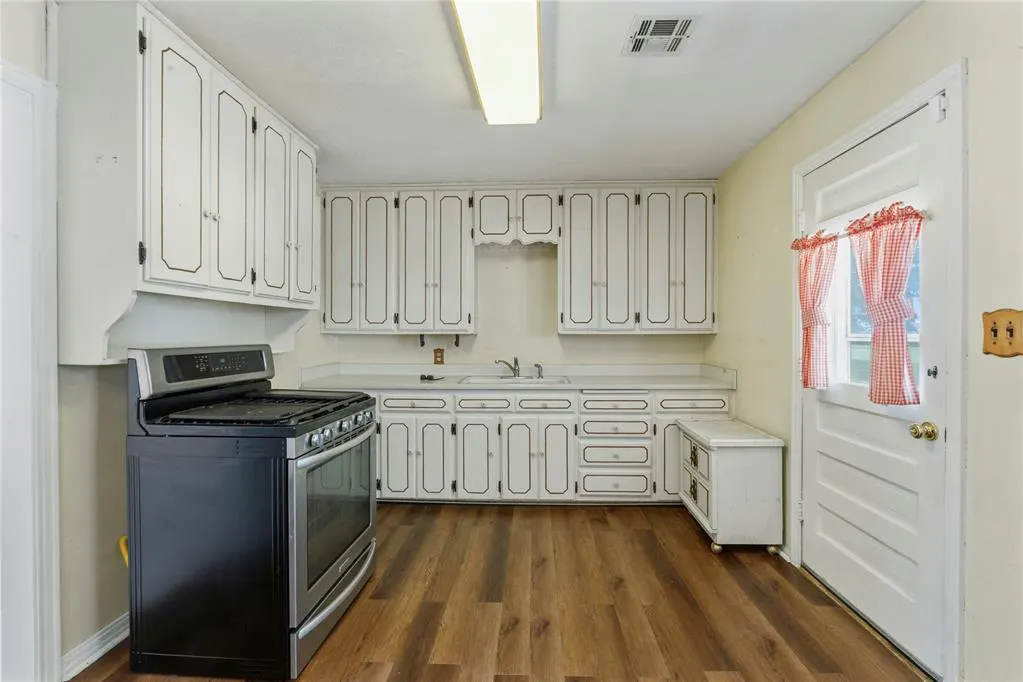 Photo 5 — 2901 S Otella Avenue, Oklahoma City, OK 73128