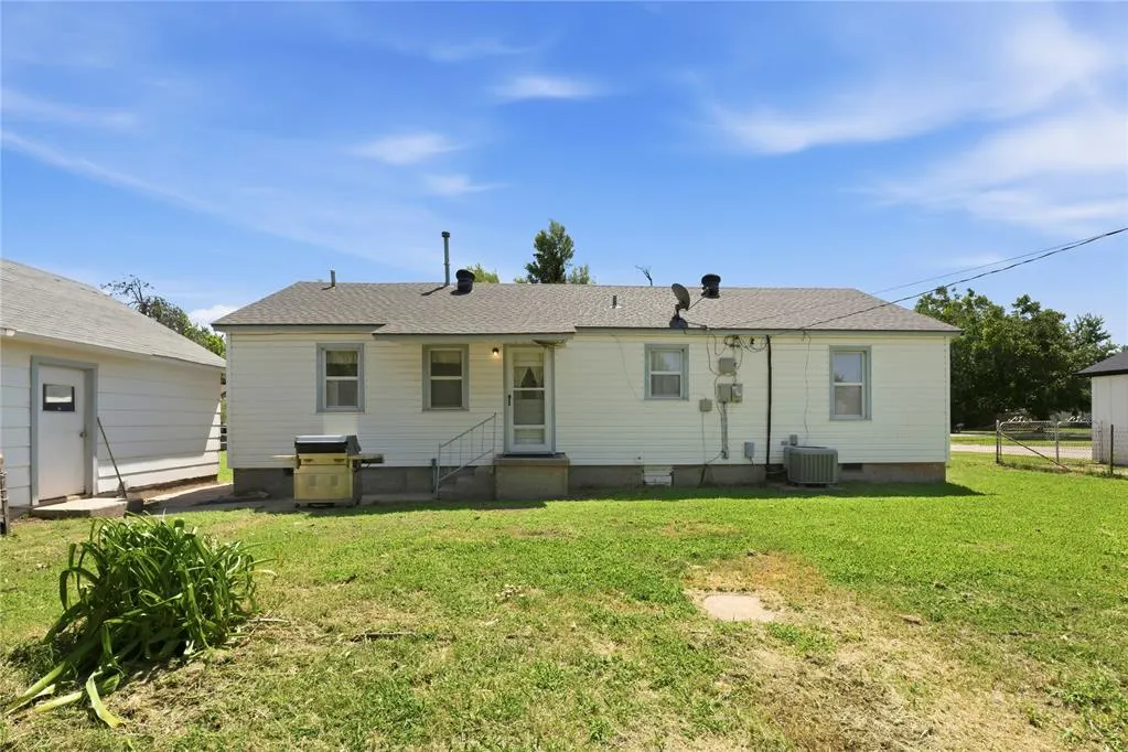 Photo 14 — 2901 S Otella Avenue, Oklahoma City, OK 73128