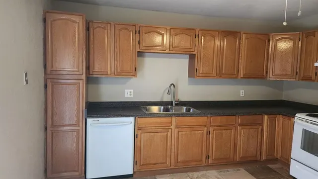 Photo 8 — 625 Welston Circle, Norman, OK 73071