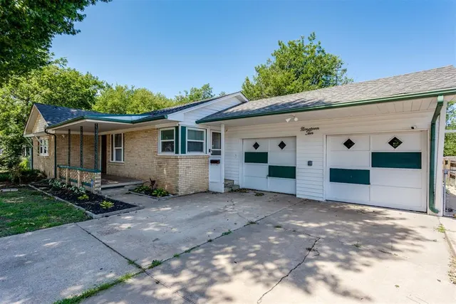 Photo 7 — 1910 S 13th Street, Chickasha, OK 73018