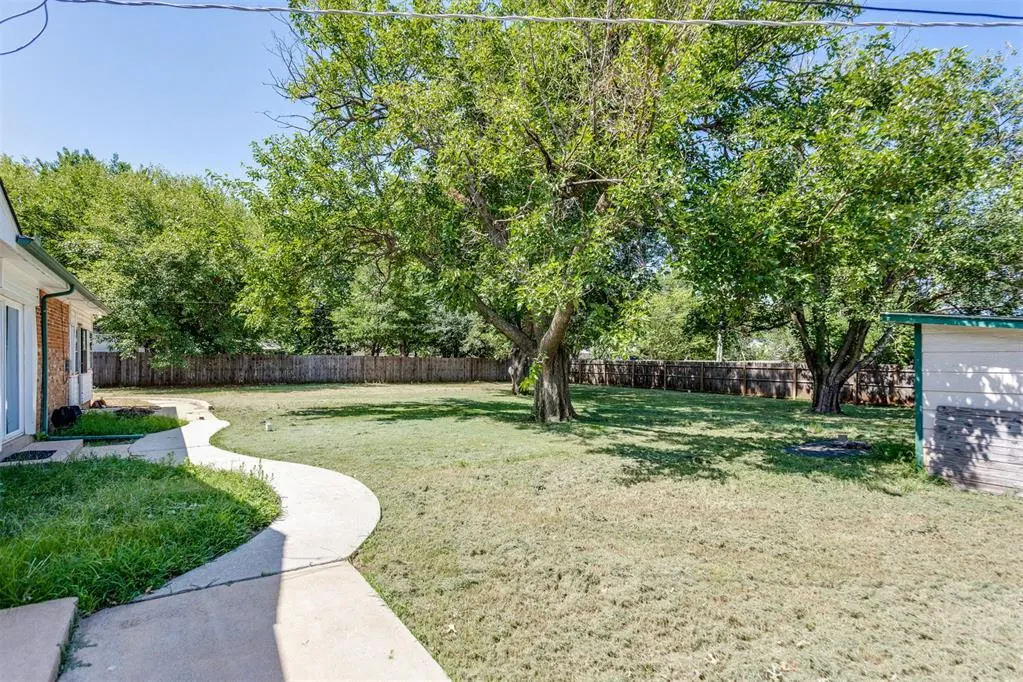 Photo 42 — 1910 S 13th Street, Chickasha, OK 73018
