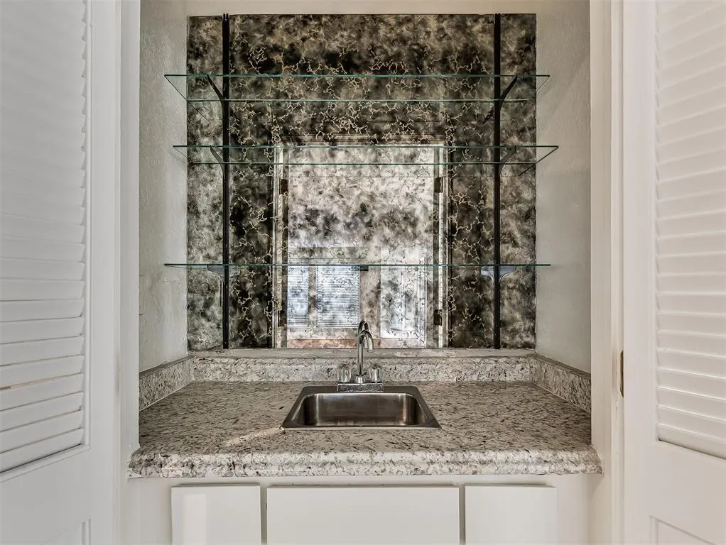 Photo 8 — 426 Sundance Lane, Edmond, OK 73034