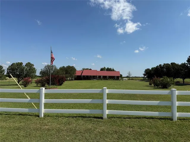 Photo 8 — 13956 W County Road 70, Crescent, OK 73028