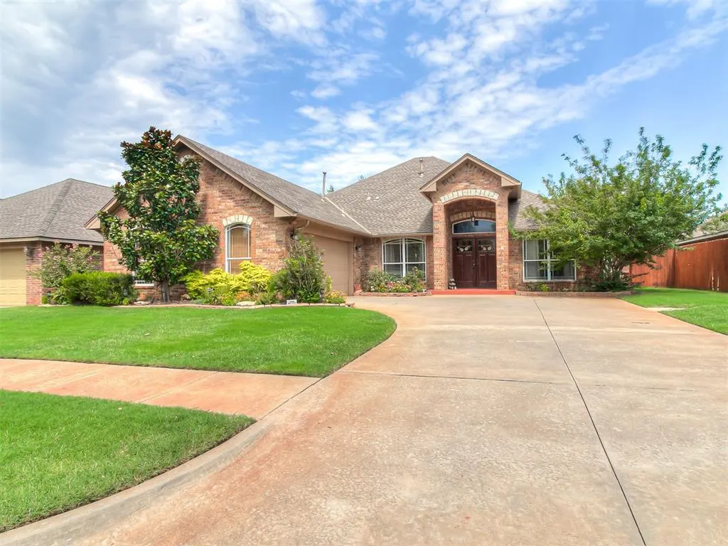 Front exterior — 16008 Ledge Lane, Edmond, OK 73013