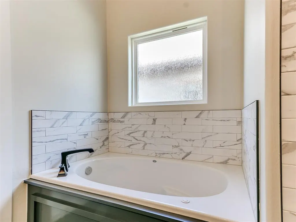 Photo 19 — 3009 SW 133rd Terrace, Oklahoma City, OK 73170
