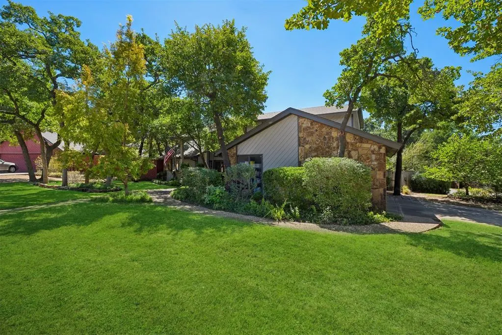 Front exterior — 1620 Fox Hollow Ridge, Oklahoma City, OK 73131