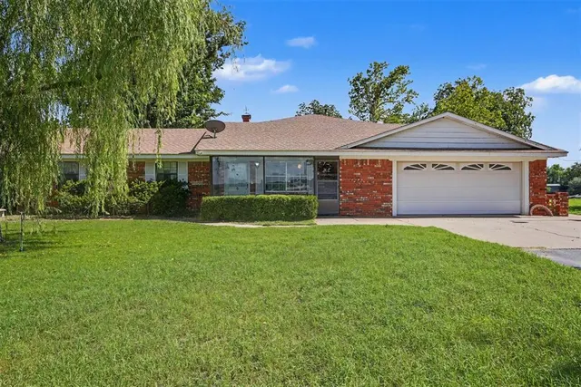 Photo 2 — 18710 E 1230 Road, Sayre, OK 73662