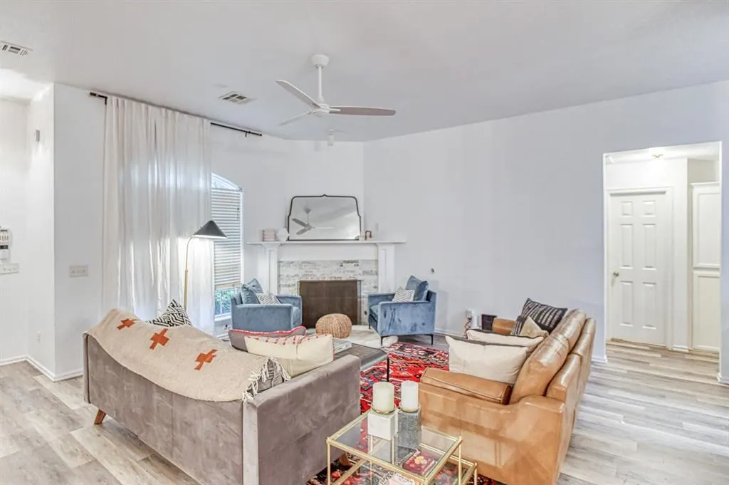 Photo 3 — 1633 Creekside Lane, Norman, OK 73071