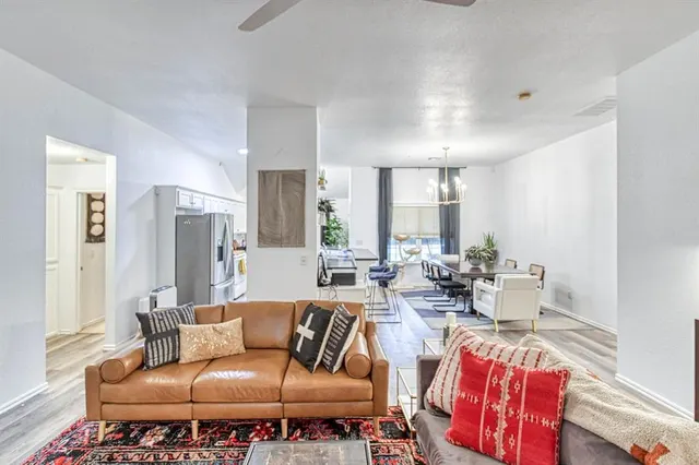 Photo 4 — 1633 Creekside Lane, Norman, OK 73071