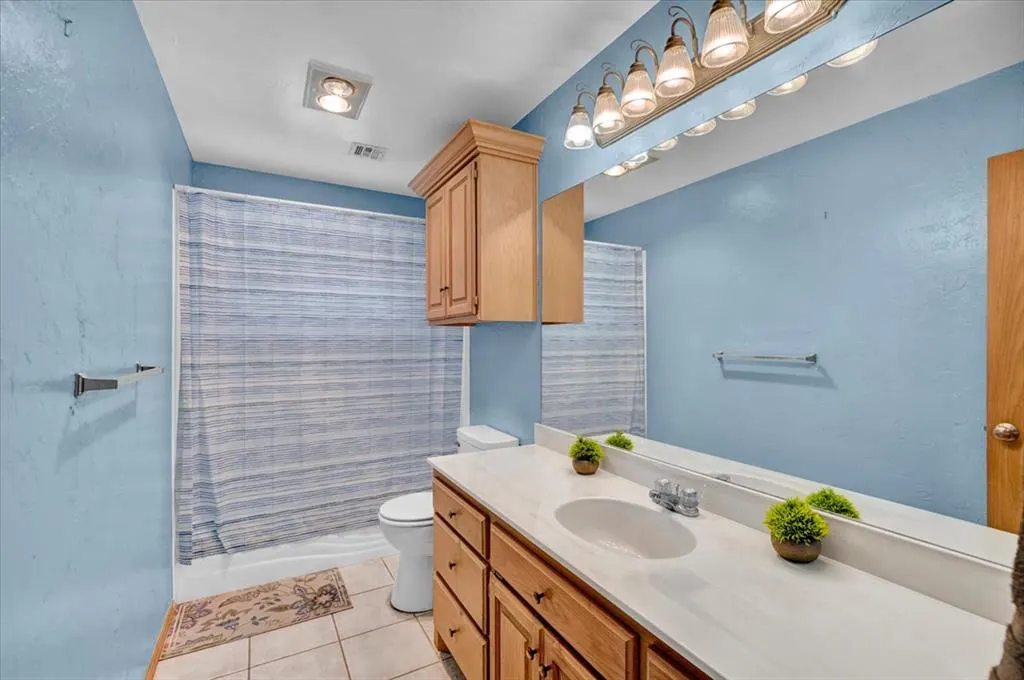 Photo 18 — 12400 Fox Run Drive, Oklahoma City, OK 73142