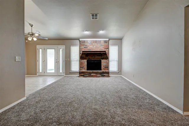 Photo 6 — 929 SW 11th Street, Moore, OK 73160